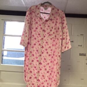 FLANNEL. NIGHTY SOFT size xl   Pink roses new item soft n cuddly 🩷🩷🩷🩷🩷